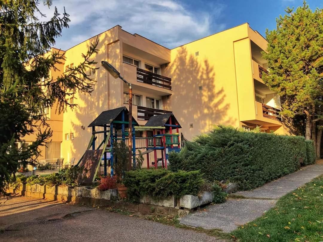 Intersport Hotel Stupava Eksteriør billede